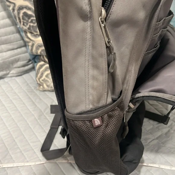 THE NORTH FACE JESTER BACKPACK TNF Black One Size - Picture 8 of 9